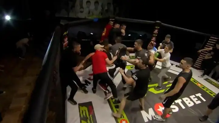 ارالاس جەكپە-جەك جارىسىندا جاپپاي توبەلەس بولدى