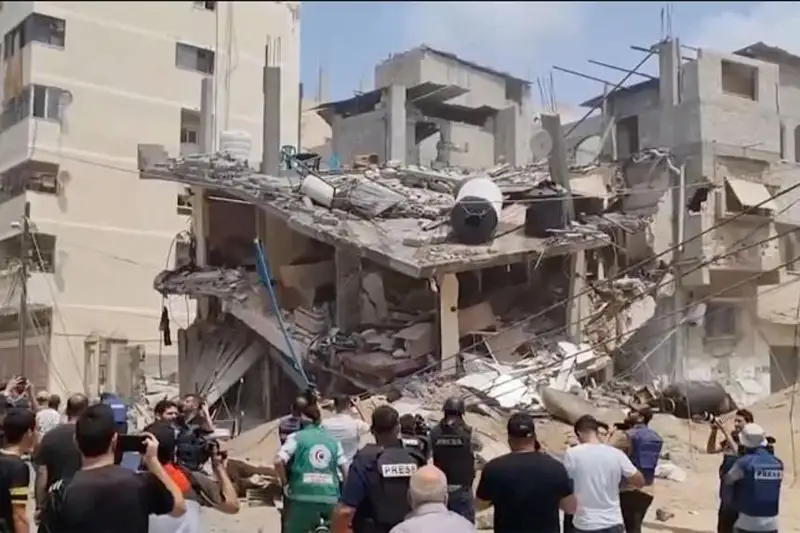 Боевые действия между Израилем и сектором Газа продолжаются второй день