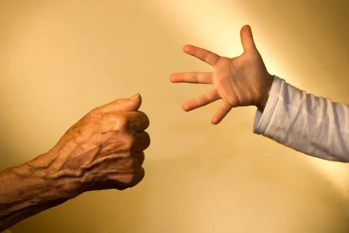 تەرى نەلىكتەن تەز قارتايادى؟