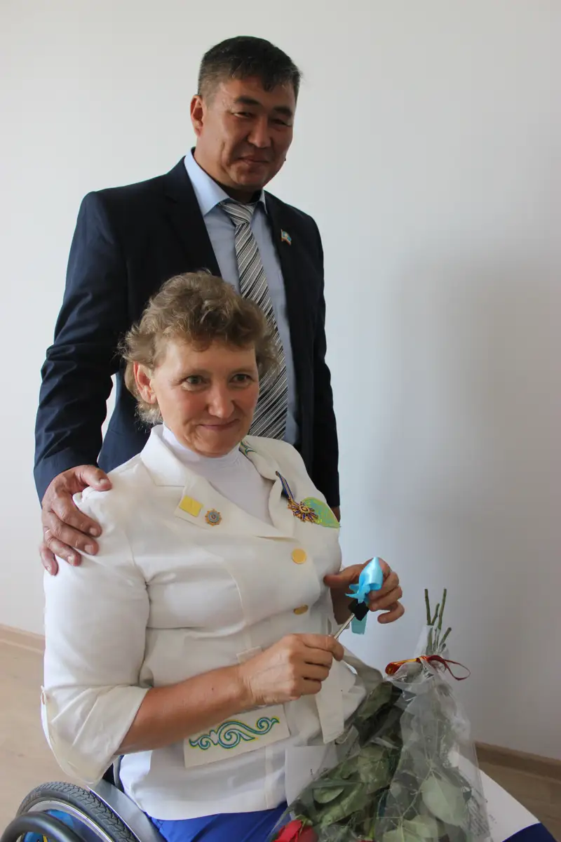 Елдос Сметов пен Зульфия Ғабидуллина пәтер кілтін алды