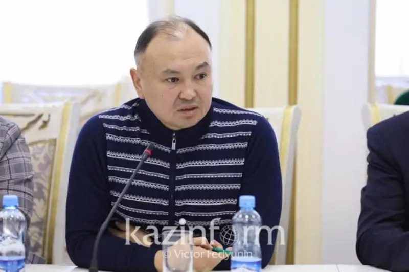 Ерлан Саиров объяснил свой поступок с плевком в прямом эфире