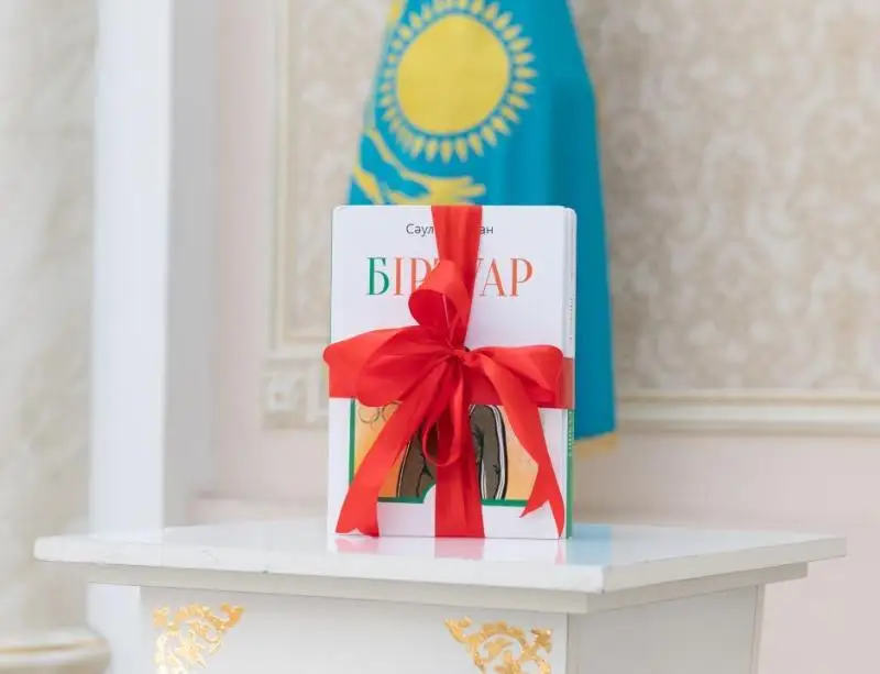 جاقسىلىق ۇشكەمپىروۆتىڭ ءومىر جولى تۋرالى كىتاپ جارىق كوردى