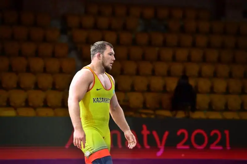 ولەگ بولتين ەركىن كۇرەستەن ازيا چەمپيونى اتاندى