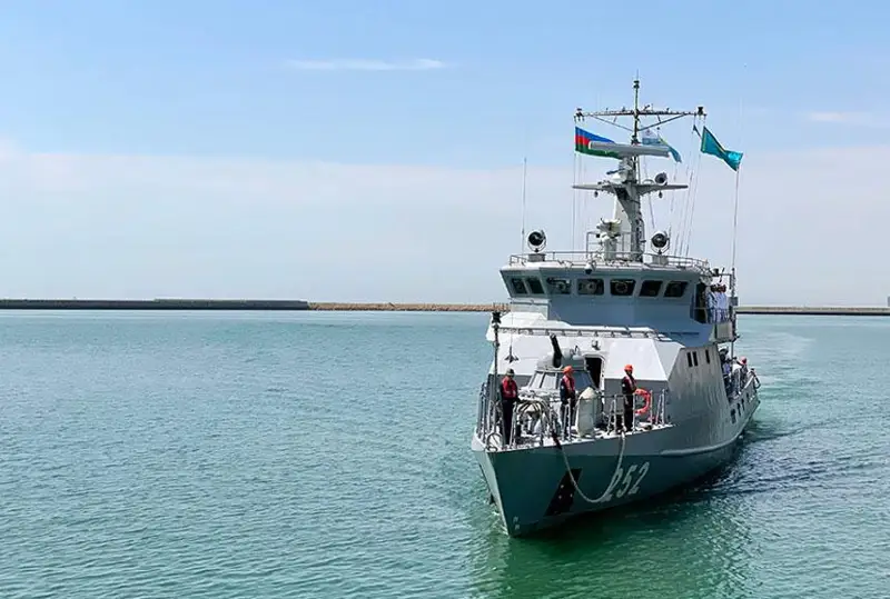 Военные корабли Казахстана вошли в Бакинскую бухту