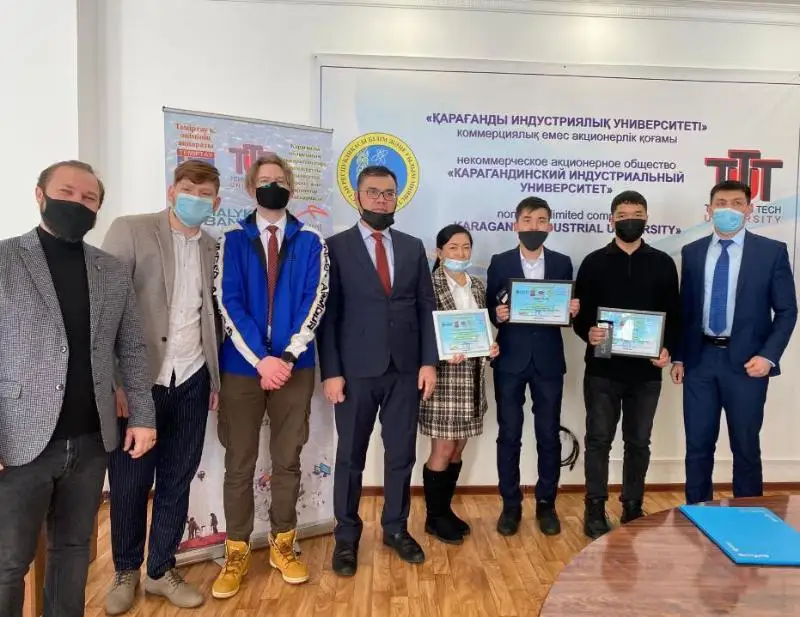 «Умную» урну для использованных масок придумали учащиеся из Темиртау