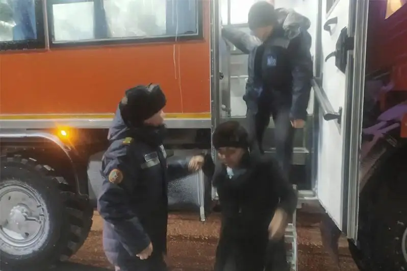 За прошедшие сутки из снежного заноса спасено и эвакуировано 687 человек