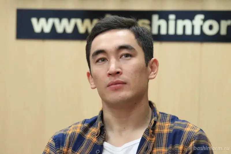 ازىمبەك بايليننىڭ «قاتىنىم» اتتى جاڭا ءانى جارىققا شىقتى