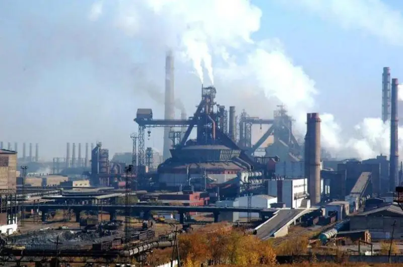 «АрселорМиттал Теміртау» цехында 5 жұмысшы үйінді астында қалды