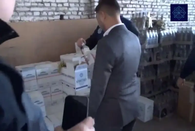 Подпольный цех по изготовлению алкоголя выявили в Карагандинской области