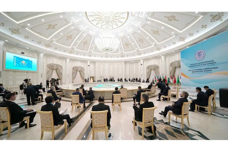 Аскар Мамин принял участие в Саммите Организации экономического сотрудничества в Ашхабаде