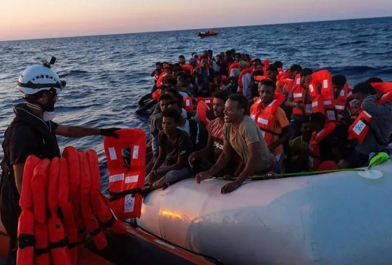 Около 1 тыс. 200 нелегальных мигрантов прибыло в Италию за сутки