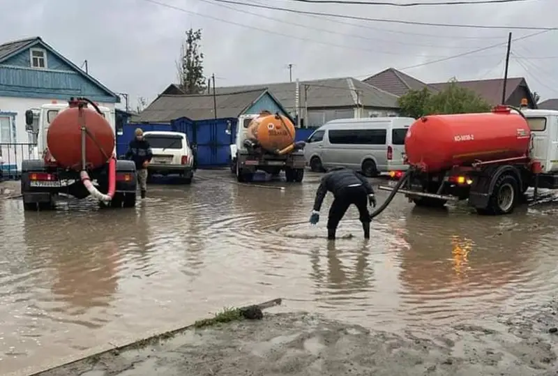 Сильный ливень подтопил село в Карагандинской области