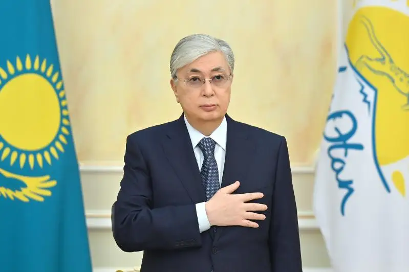 Глава государства принял участие во внеочередном съезде правящей партии