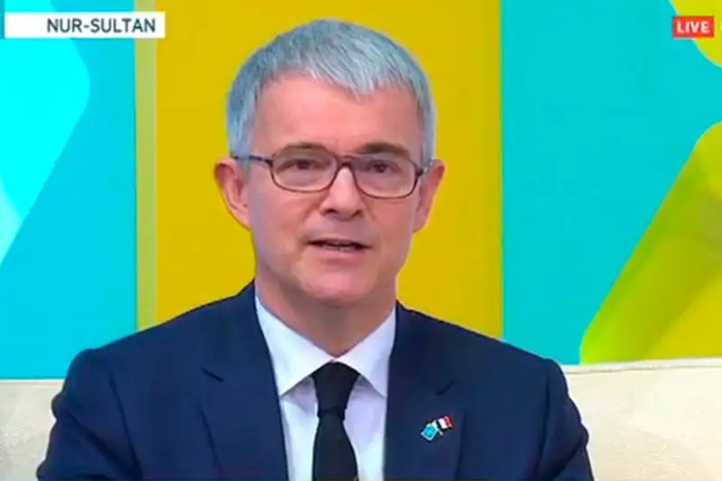 فرانسيانىڭ قازاقستانداعى ەلشىسى ابايدىڭ ولەڭىن قازاق تىلىندە وقىدى