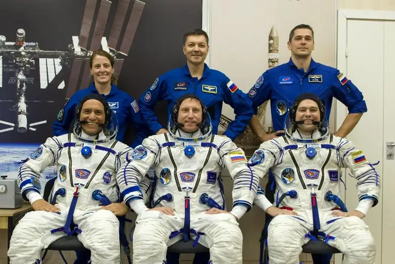 Самый лучший вид из космоса – это наша Земля - пресс-конференция экипажей МКС-68