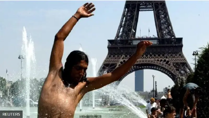 «Оранжевый» уровень опасности присвоен из-за жары 38 регионам Франции