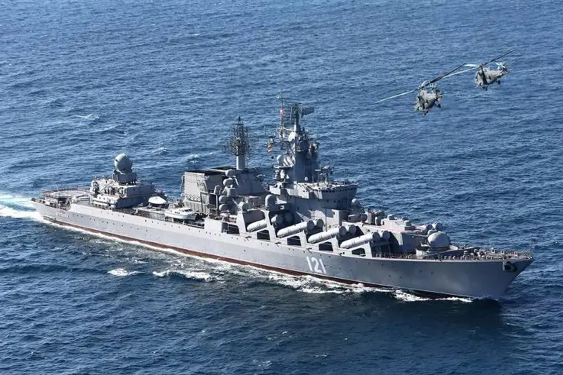 Ракетный крейсер «Москва» поврежден в результате детонации боеприпаса