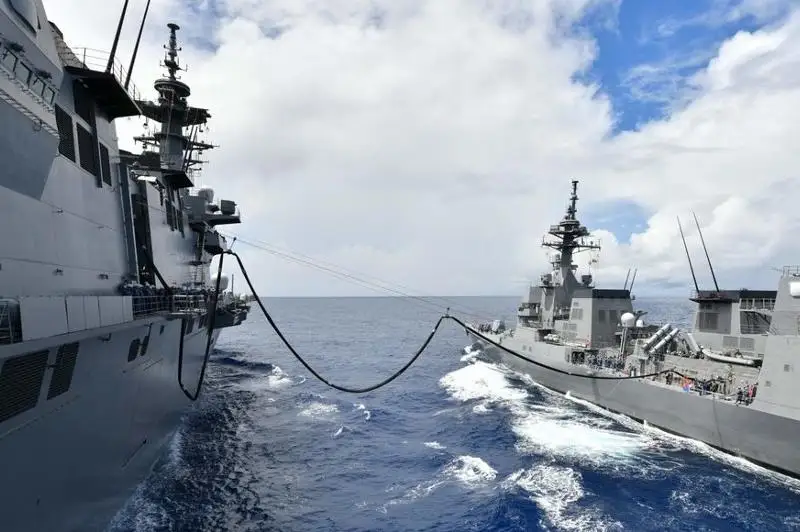 Япония и США провели учения в Японском море по обмену информацией о ракетных пусках