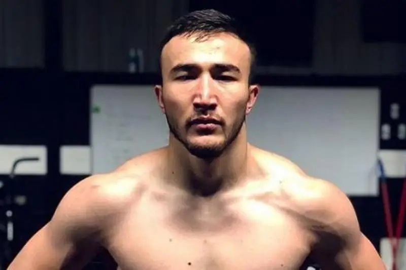 Казахстанский боксер сразится за титул чемпиона мира с непобежденным мексиканцем