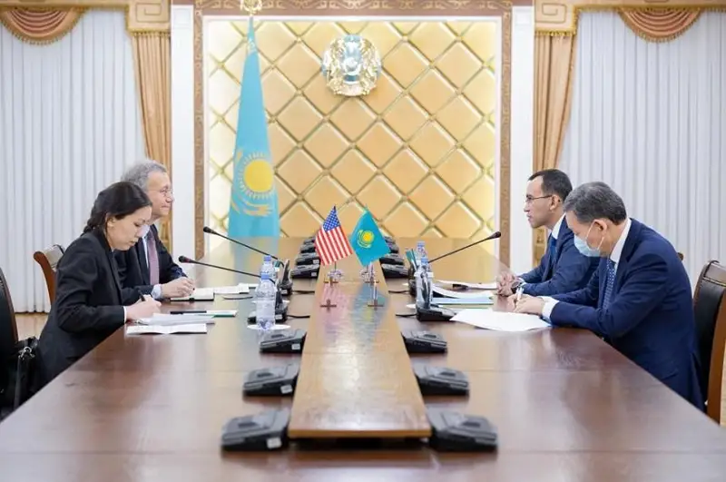 Казахстан продолжает реализацию многовекторной внешней политики - Маулен Ашимбаев