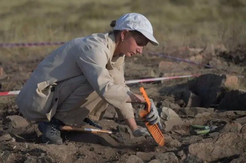 ارحەولوگتار قالماققىرىلعاندى زەرتتەپ جاتىر