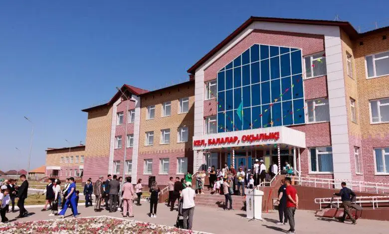 Новую школу на 1200 мест открыли в Семее