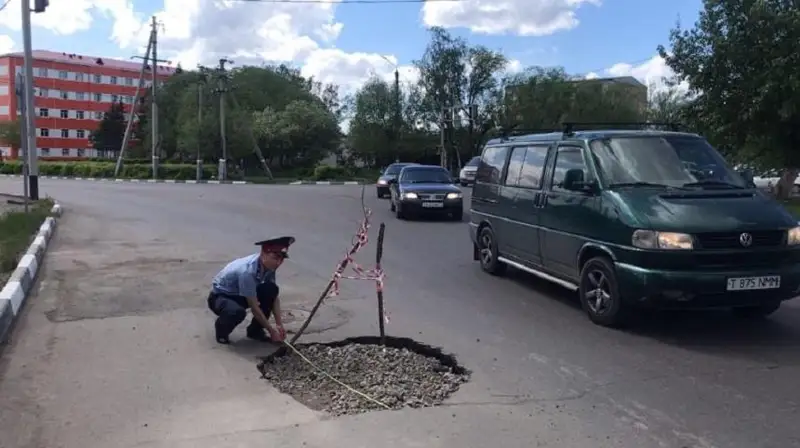 Более 1,3 тыс. дефектов на дорогах выявили полицейские СКО