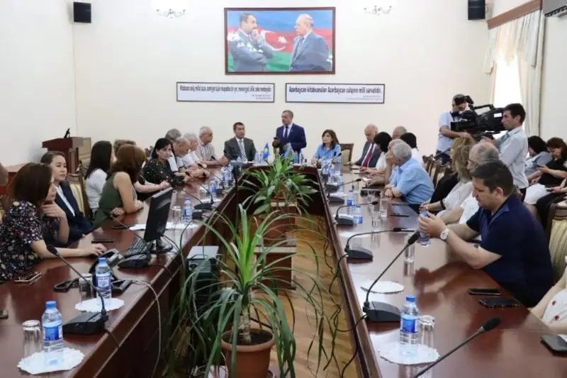 Bakýde ázerbaıjan tilindegi tsıfrlyq qazaq kitaphanasy tanystyryldy