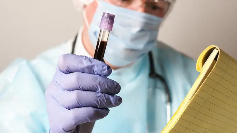 كوروناۆيرۋستان ءولىم قاۋپىن ازايتاتىن ءدارى: مامان بۇل كەزەكتى فەيك بولۋى مۇمكىن ەكەنىن ايتتى