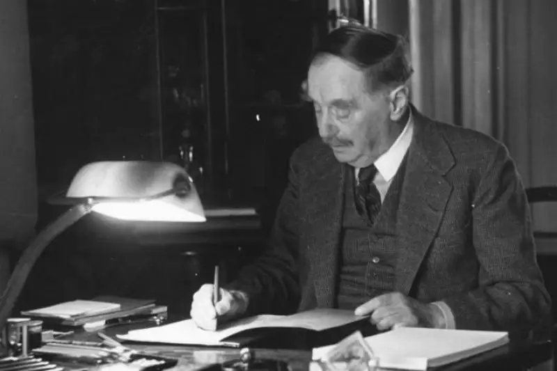 قۋاندىق شاماحاي ۇلى. ۇلى قيالگەر جازۋشى نەدەن قاتەلەستى؟