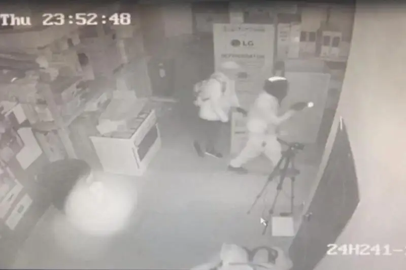 В Таразе задержали мародеров, разграбивших торговый центр в ходе январских событий