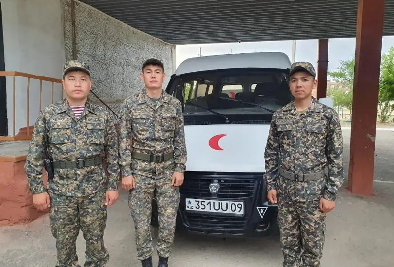 Гвардейцы спасли пострадавшего в ДТП в Карагандинской области
