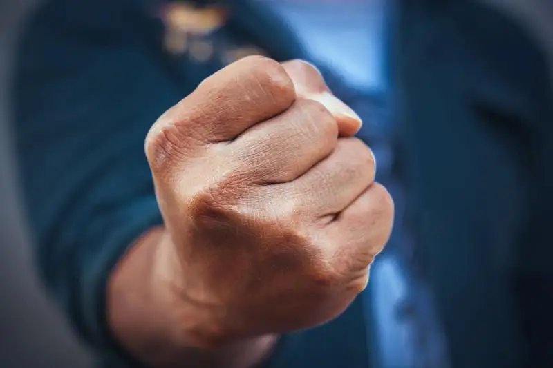 تۇركيادا كۇزەتشىلەردەن تاياق جەگەن قازاق قىزى: ىستانبۇلداعى باس كونسۋلدىق تۇسىنىك بەردى