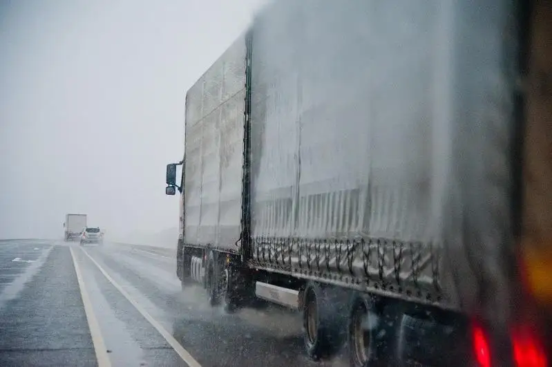 Автодорогу «Ушарал-Достык» закрыли для транспорта из-за погодных условий