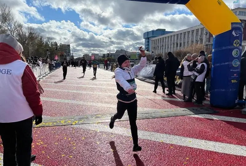 В Караганде прошел полумарафон «Armanǵa jol - 2022», посвященный Дню Республики