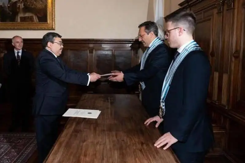 Посол Казахстана вручил верительные грамоты капитанам-регентам Сан-Марино