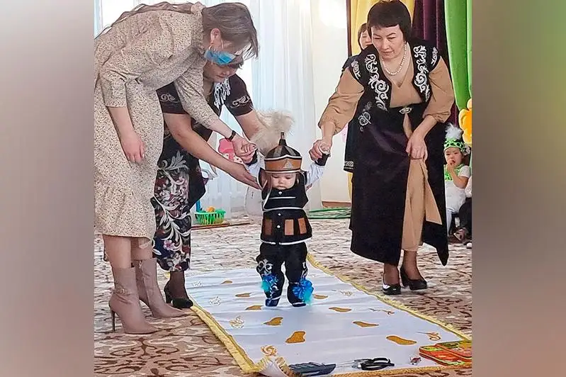 Тусау кесу провели для воспитанника Дома ребёнка в Костанае