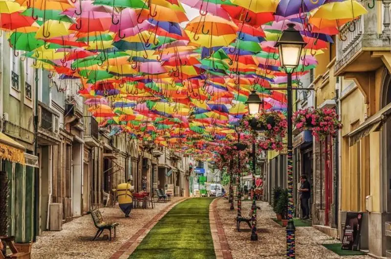 گيننەستىڭ رەكوردتار كىتابىنا ەنگەن ەڭ تار، ەڭ تىك، ەڭ ۇزىن جانە ەڭ قىسقا كوشەلەر