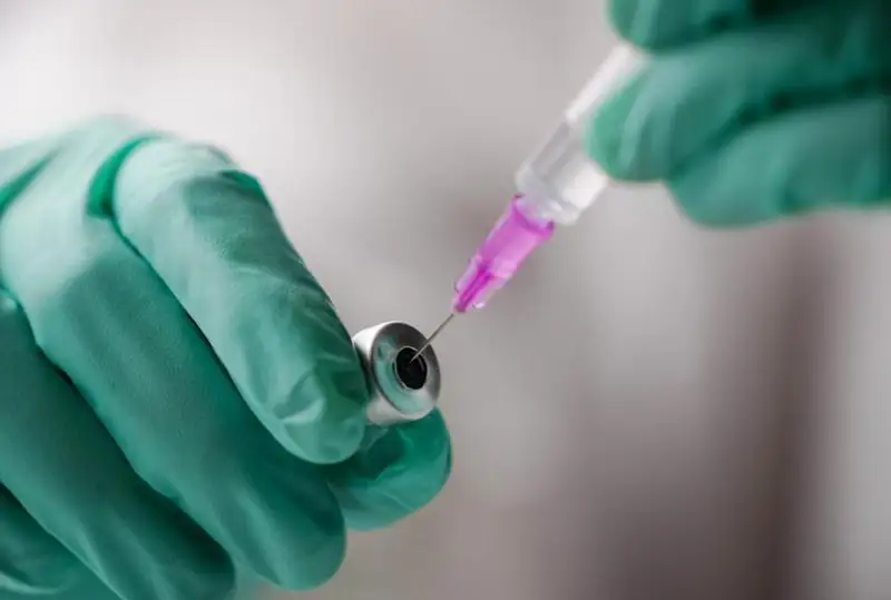 Бустерную прививку обновленными вакцинами одобрили в ФРГ