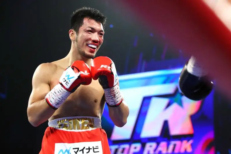 Головкин оценил прогресс Мураты со времен их спаррингов