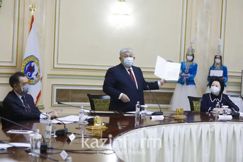 قىرىمبەك كوشەربايەۆ مادەنيەت جانە ونەر قايراتكەرلەرىنە ەلباسى ستيپەندياسىن تابىستادى