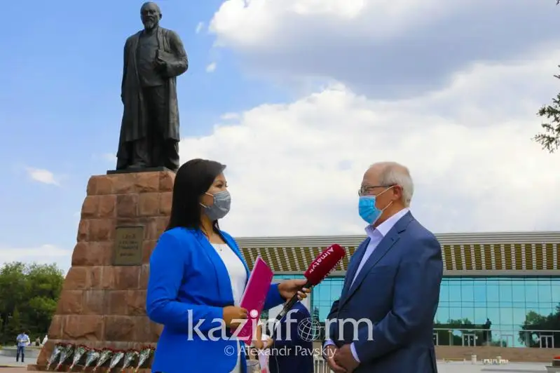 مۇرات اۋەزوۆ: اباي - قازاق مادەنيەتىنىڭ رەفورماتورى