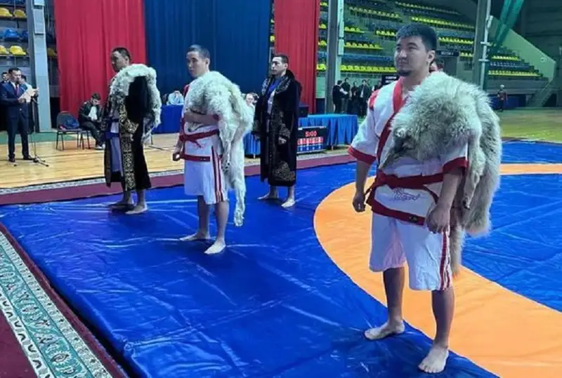 Два борца представят Карагандинскую область на «Қазақстан Барысы»