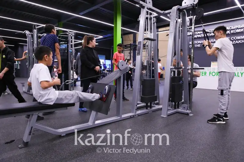 Balalardyń úıirme jáne sport sektsııasymen qamtylý deńgeıi qandaı