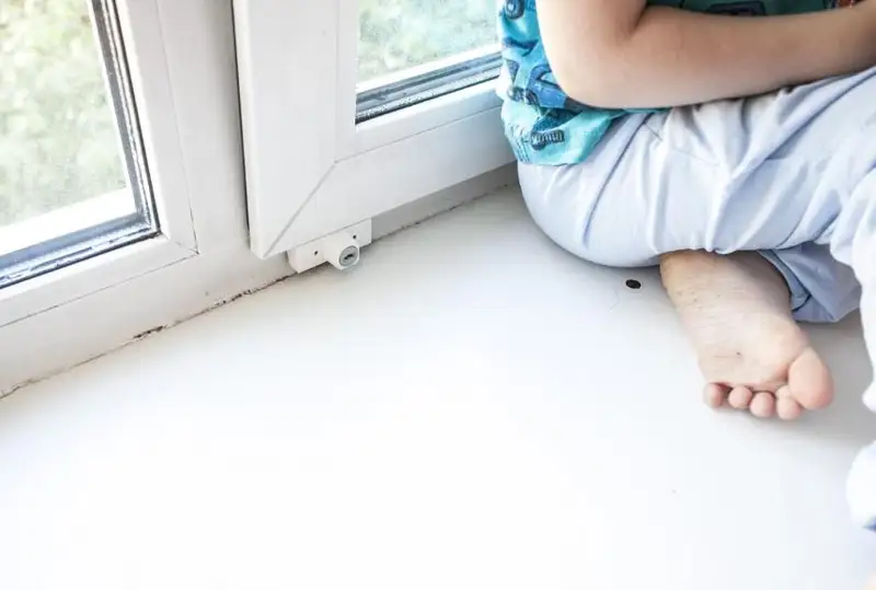 Четырехлетняя девочка выпала из окна в Атырау