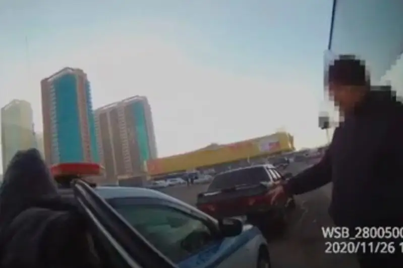 ەلوردادا ماس جۇرگىزۋشى اۆتوبۋستى سوقتى