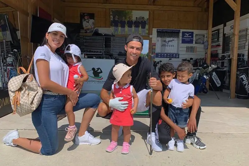 كريشتيانۋ رونالدۋ بايلىعىن كىمگە قالدىراتىنى جايلى وسيەت حات جازدى