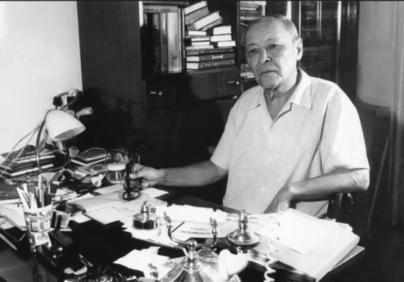 اباي تانۋدىڭ، شاكارىم تانۋدىڭ نەگىزىن قالاۋشى قايىم مۇحامەدقانوۆ تۋرالى ون دەرەك