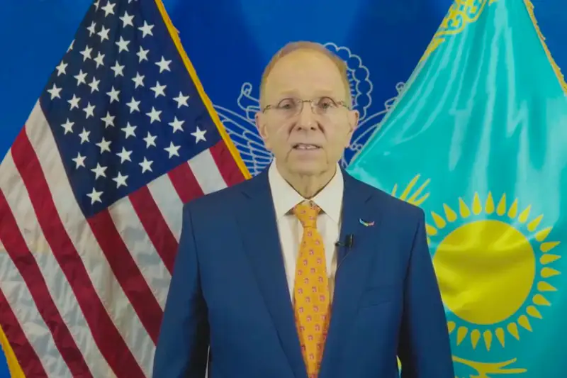 تىرەگى سەندەر بۇل ەلدىڭ – ا ق ش ەلشىسى قازاقستاندىقتاردى مەرەكەمەن قۇتتىقتادى