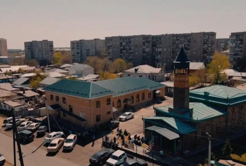 Построенную в 19 веке мечеть Тыныбая ремонтируют в Семее